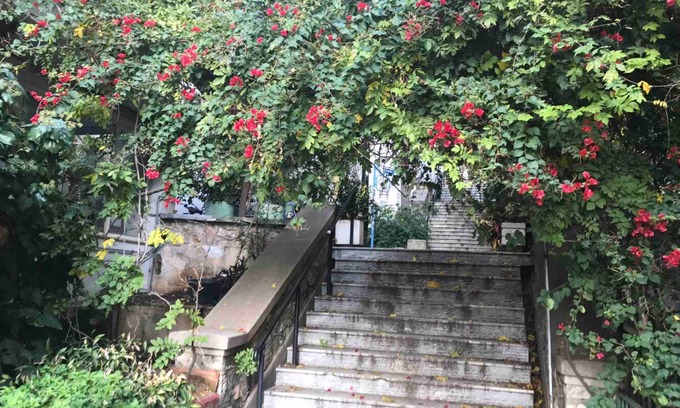 Kolonaki Apartment | Most amazing area in Athens Kolonoki and Lycabettus hill in a unique space!