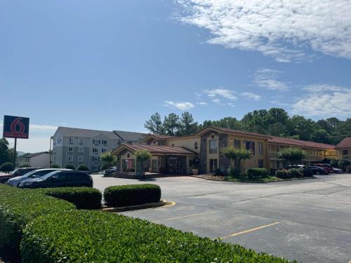 Huntsville Hotel | Motel 6 Huntsville AL University Dr.