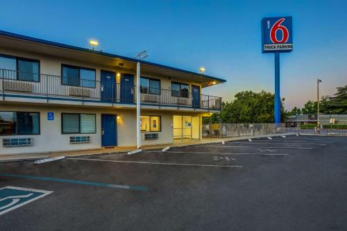 Red Bluff Hotel | Motel 6-Red Bluff, CA
