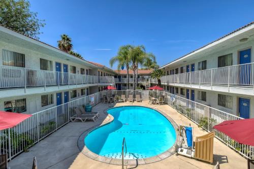 Rowland Heights Hotel | Motel 6-Rowland Heights, CA - Los Angeles - Pomona
