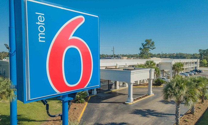 Saraland Hotel | Motel 6 Saraland, AL