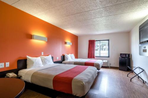 York Hotel | Motel 6-York, NE