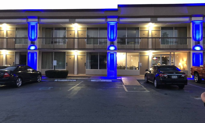 Fleming Hotel | Motel Savanah