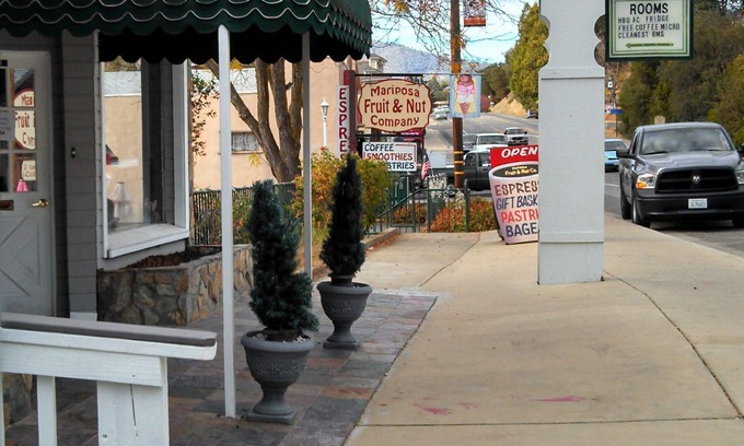Mariposa Hotel | Mother Lode Lodge