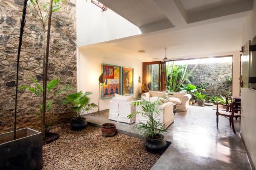 Mount Lavinia Hotel | Mount Lodge Boutique Hotel