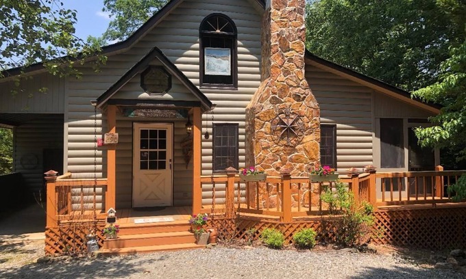 My Mountain Cabin | Mountain Cabin & Furnished Treehouse w/Murphy bed in My Mountain, Blue Ridge Ga.
