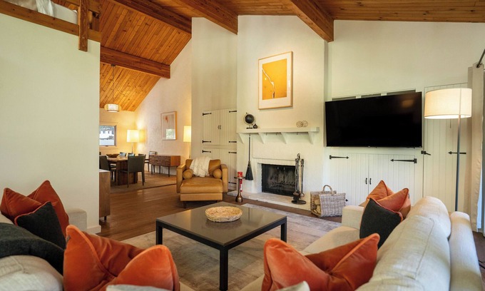 Vail House | Mountain Chalet on the Vail Golf Course, within short walk to Vail Village.