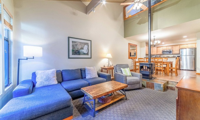 Mammoth Lakes Condo | Mountain Condo, Walk to Shops, Pool & Spa 359