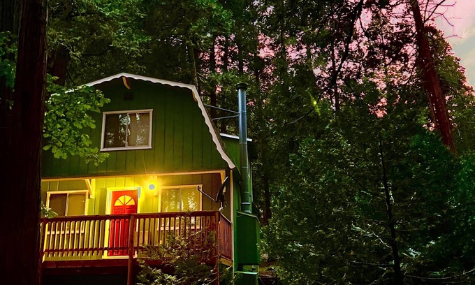 Alta Sierra Cabin | Mountain Getaway Close to Trails, Lake, River Adventures and snow play.