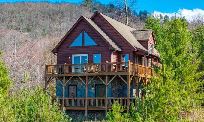 Fleetwood House | Mountain Getaway near Boone, Hot Tub, and Gorgeous Views!