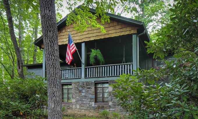 Black Mountain Cottage | Mountain Getaway at Montreat! Wyck Road Cottage - Event Friendly!