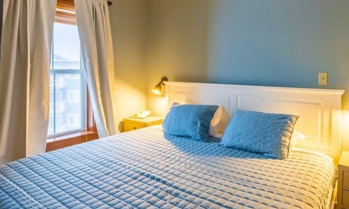 Snowshoe Apartment | Mountain Haven 2BR| Ski-In/Ski-Out | Sleeps 10