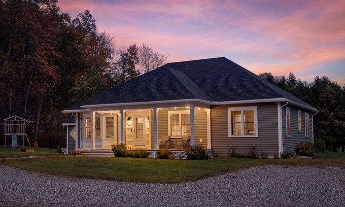 Jeffersonville House | Mountain home with theater space, game room & gym