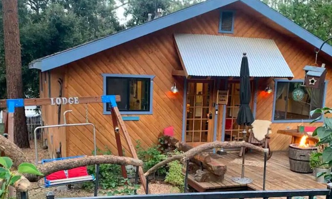 Wrightwood Apartment | Mountain Pines Lodge in Wrightwood