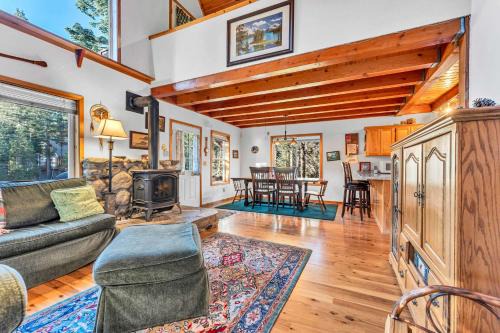 Serene Lakes House | Mountain Retreat Near Ski Resorts and Lake