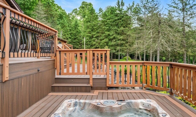 Kelayres Cabin | Mountain Retreat on 10 Acres, Hot Tub & Pond