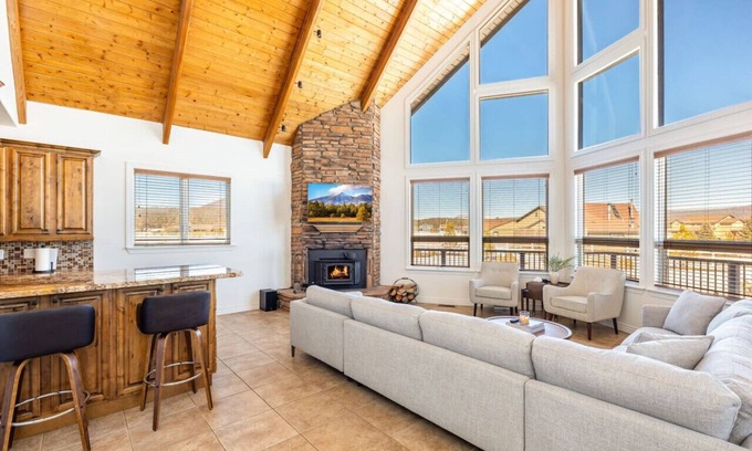 Baderville Cabin | Mountain Star Retreat w/Hot Tub and EV Charging