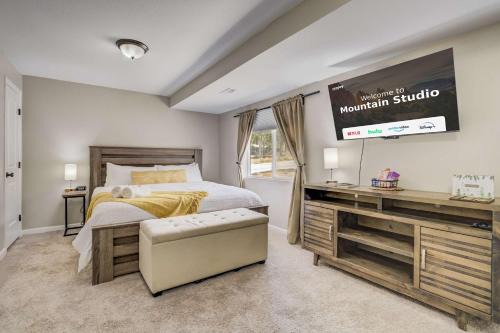 Cascade Hotel | Mountain Studio Cozy Escape with Stunning Views