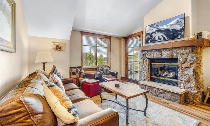Breckenridge Condo | Mountain Thunder Bluebird Condo: Ski In, Top-Floor w/Views, Resort Amenities