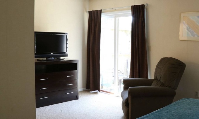 Cheat Lake House | Mountain View 2BR in Morgantown
