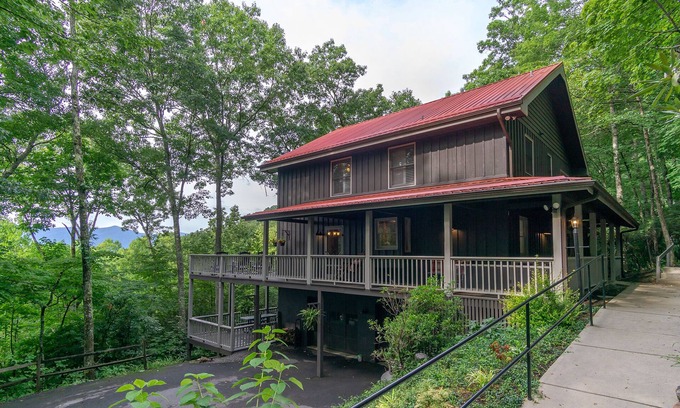 Montreat House | Mountain View | 4 Bedroom Montreat Home | Pet Friendly - 4 Bedroom, 3.5 Bathroom