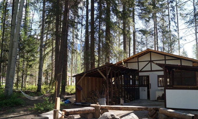 Golden Other | Mountain View Cabins