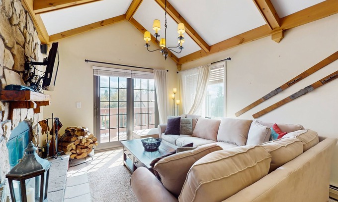 West Dover Condo | Mountain view condo w/fireplace, shared hot tub, pool, sauna, tennis & shuttle