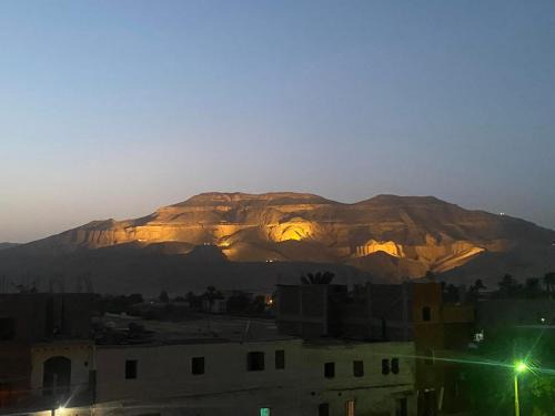 Luxor Apartment | Mountain view
