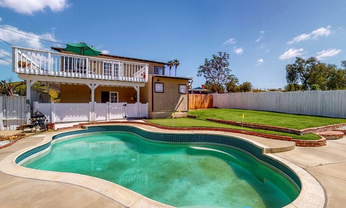 Lake Elsinore House | Mountain view home with pool, putting green, grill