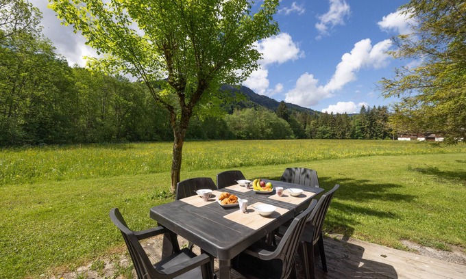 Samoens Ski Chalet | Mountain View, Pools, Wellness Area & Wi-Fi