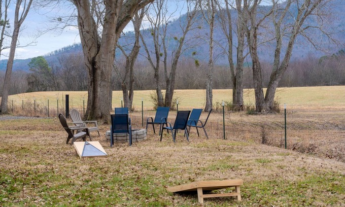 Benton House | Mountain View River Retreat