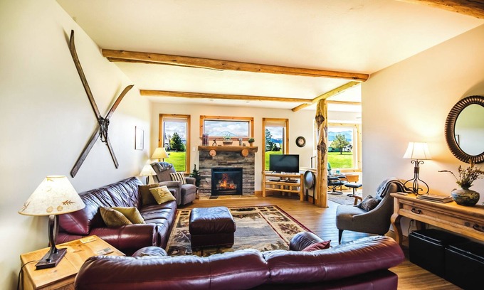 Red Lodge House | Mountain Views Golf Course Home/HotTub/Star Gazing/Ski/Hike/Golf/Family/WiFi