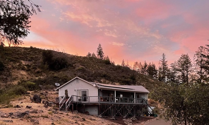 Santa Rosa Villa | Mountain Villa near Calistoga