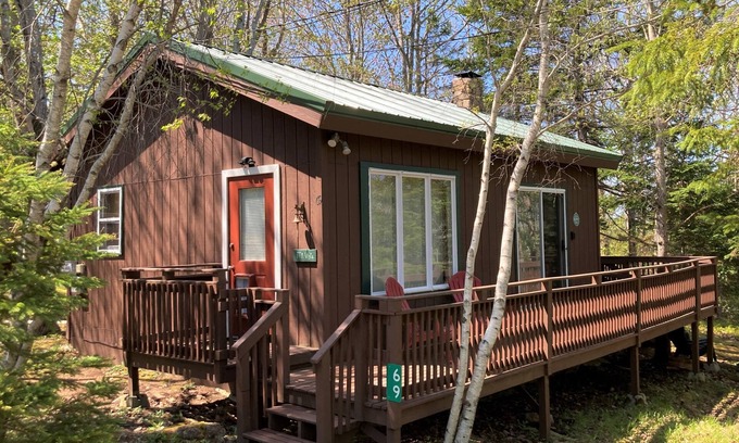 Stone Haven Cabin | Mountain Vista: a cozy cabin near Acadia National Park