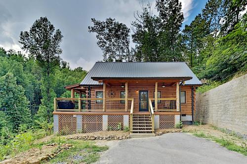 Gatlinburg House | Mountain Wolf's Cabin