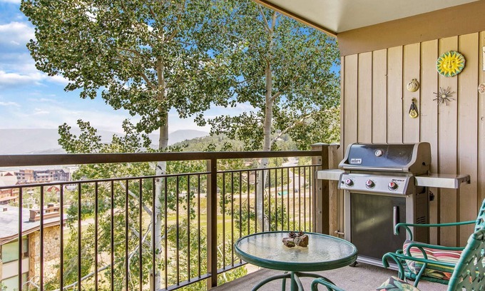 Snowmass Village Condo | Mountainside in Snowmass & Walk to Shops/Dining, Outdoor Pool & HT, Balcony W/Grill, FP & Parking