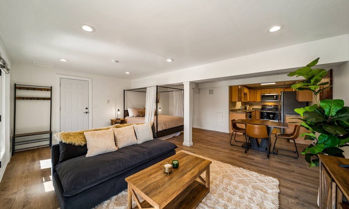 Hermosa House | Mountainside Studio Duplex with Breathtaking Views, Optional Hot Tub