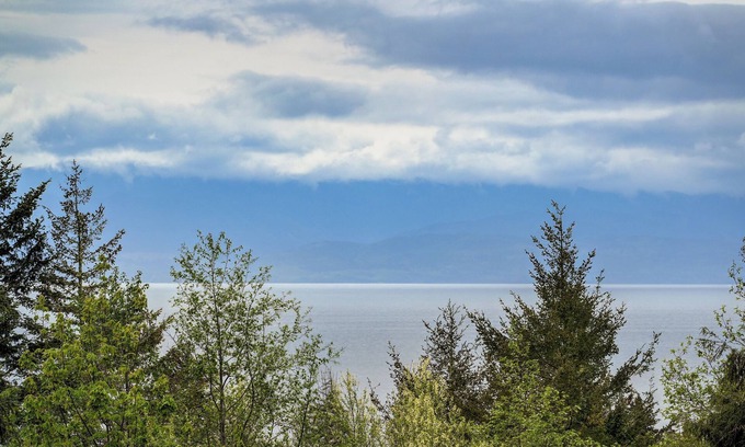 Otter Point House | Mountaintop, ocean-view home minutes from hiking, beaches & more. Stair-free!