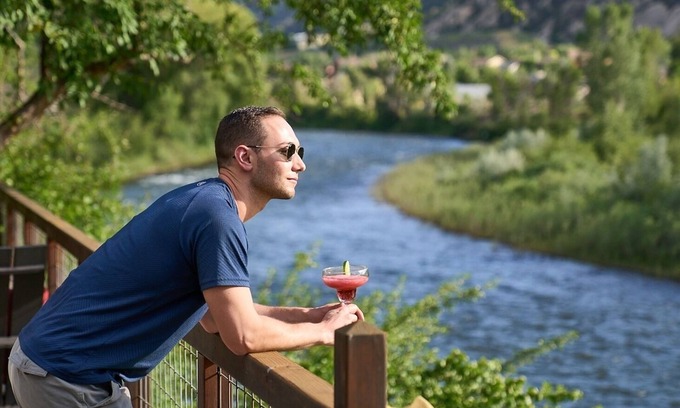 Glenwood Springs House | Movie Rm, Hot Tub, Games, 2Fireplaces, SteamShower, In-Floor Heat, On The River!