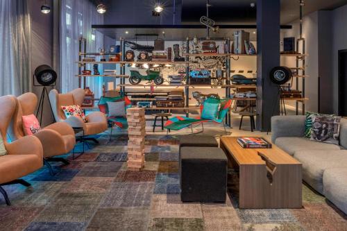 Stratford and New Town Hotel | Moxy London Stratford