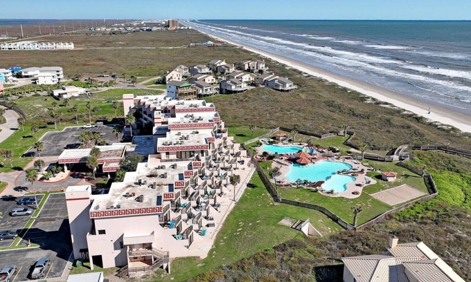 Port Aransas Condo | MP218 | Private Entry & Gulf Views | Resort Pools