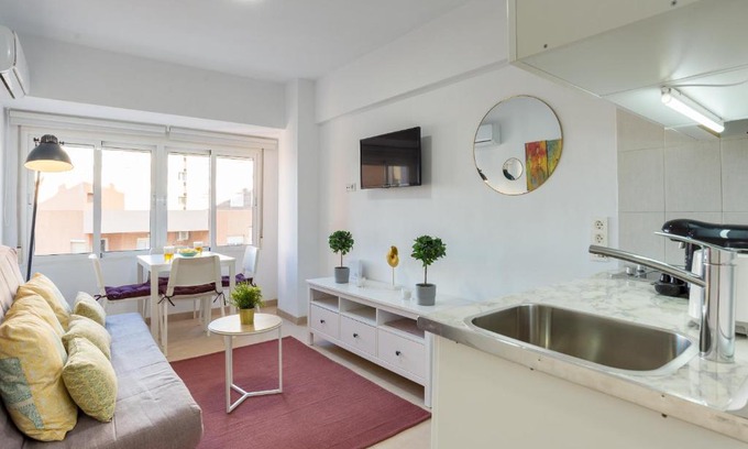 La Malagueta Apartment | MP7 Renovated apartment right on the beach 700 meters away from Old Town