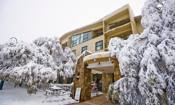Mount Buller Hotel | Mt Buller Chalet Hotel & Suites