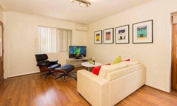 Inglewood Apartment | Mt Lawley Superb 2 BR Minutes to CBD 1,great restaurants coffee shops clubs