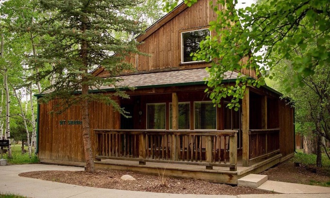 Salida Ski Chalet | Mt. Shavano Chalet at Creekside chalets