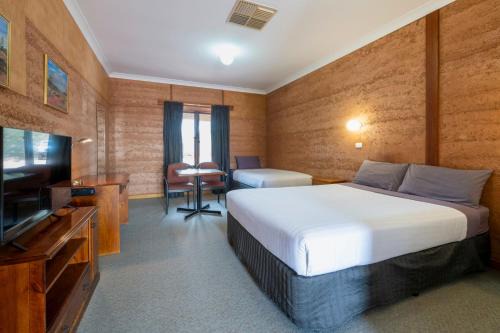 Coober Pedy Hotel | Mud Hut Motel