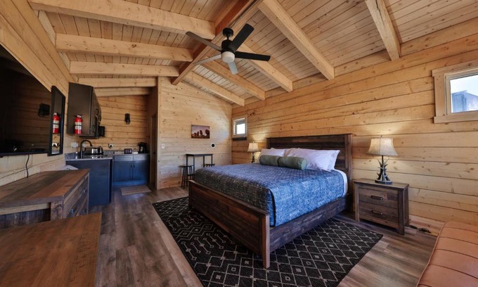 Hanksville House | Muddy Creek Mining Company