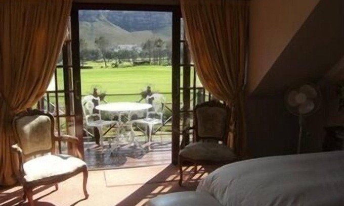 Hermanus Hotel | Mulligans Golf Lodge