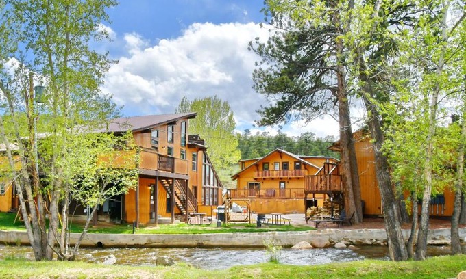 Estes Park Cabin | Murphy's River Lodge