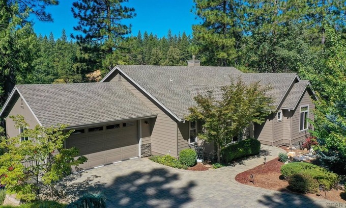 Forest Meadows House | Murphys mountain house. 45 minutes to Bear Valley